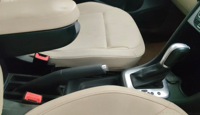 2019 Volkswagen Vento 1.2 TSI HIGHLINE PLUS AT, Petrol, Automatic, 1,16,810 km, Gear Lever