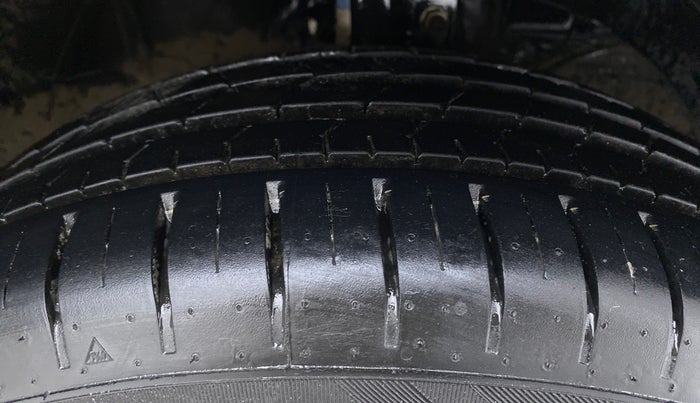 2020 Maruti Baleno ZETA PETROL 1.2, Petrol, Manual, 13,624 km, Right Front Tyre Tread