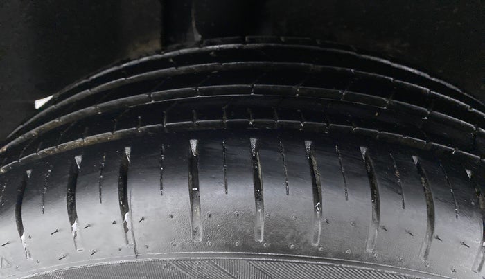 2020 Maruti Baleno ZETA PETROL 1.2, Petrol, Manual, 13,624 km, Right Rear Tyre Tread