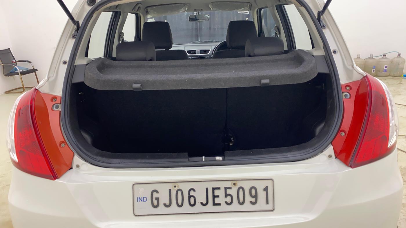 2015 Maruti Swift VXI, Petrol, Manual, 58,070 km, Boot Inside