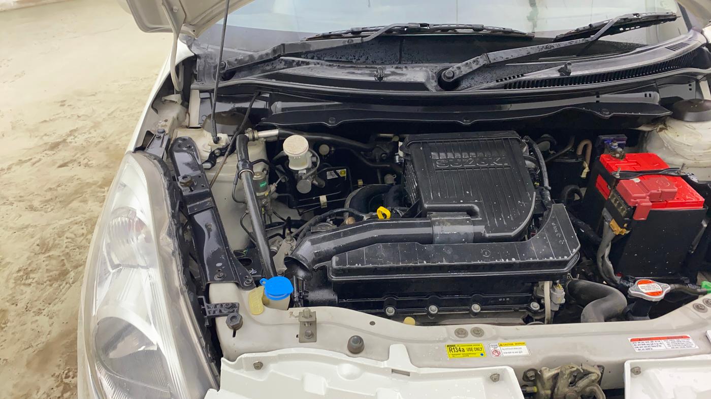 2015 Maruti Swift VXI, Petrol, Manual, 58,070 km, Engine View - Right