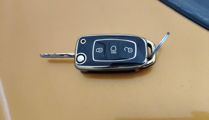 2018 Tata Tiago XT PETROL, Petrol, Manual, 64,109 km, Key Close Up