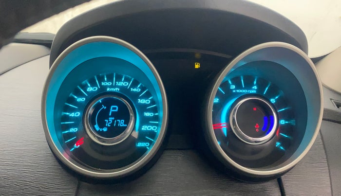 2016 Mahindra XUV500 W10 AT, Diesel, Automatic, 72,178 km, Odometer Image