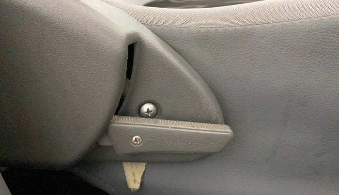 2015 Maruti Alto 800 LXI, Petrol, Manual, 45,610 km, Driver Side Adjustment Panel