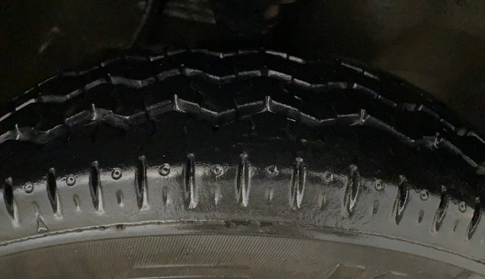 2015 Maruti Alto 800 LXI, Petrol, Manual, 45,610 km, Right Front Tyre Tread