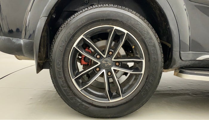 2019 Mahindra XUV500 W7 AT, Diesel, Automatic, 36,879 km, Right Rear Wheel