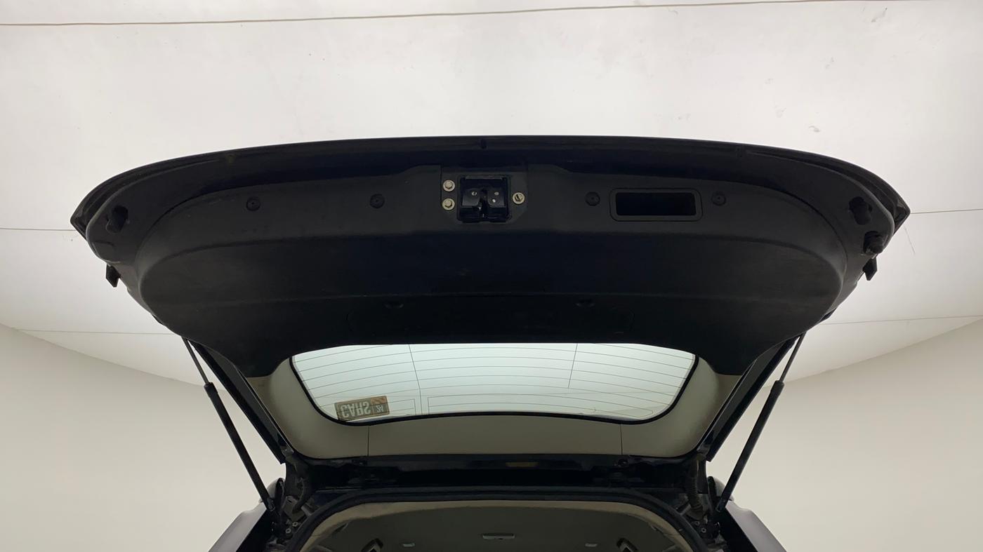 2019 Mahindra XUV500 W7 AT, Diesel, Automatic, 36,879 km, Boot Door Open