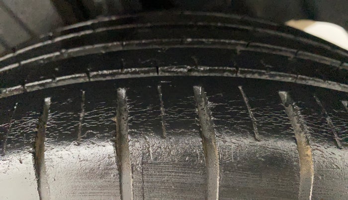 2022 Toyota Glanza S, Petrol, Manual, 27,959 km, Left Rear Tyre Tread