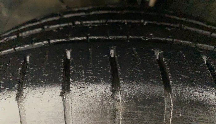 2022 Toyota Glanza S, Petrol, Manual, 27,959 km, Left Front Tyre Tread