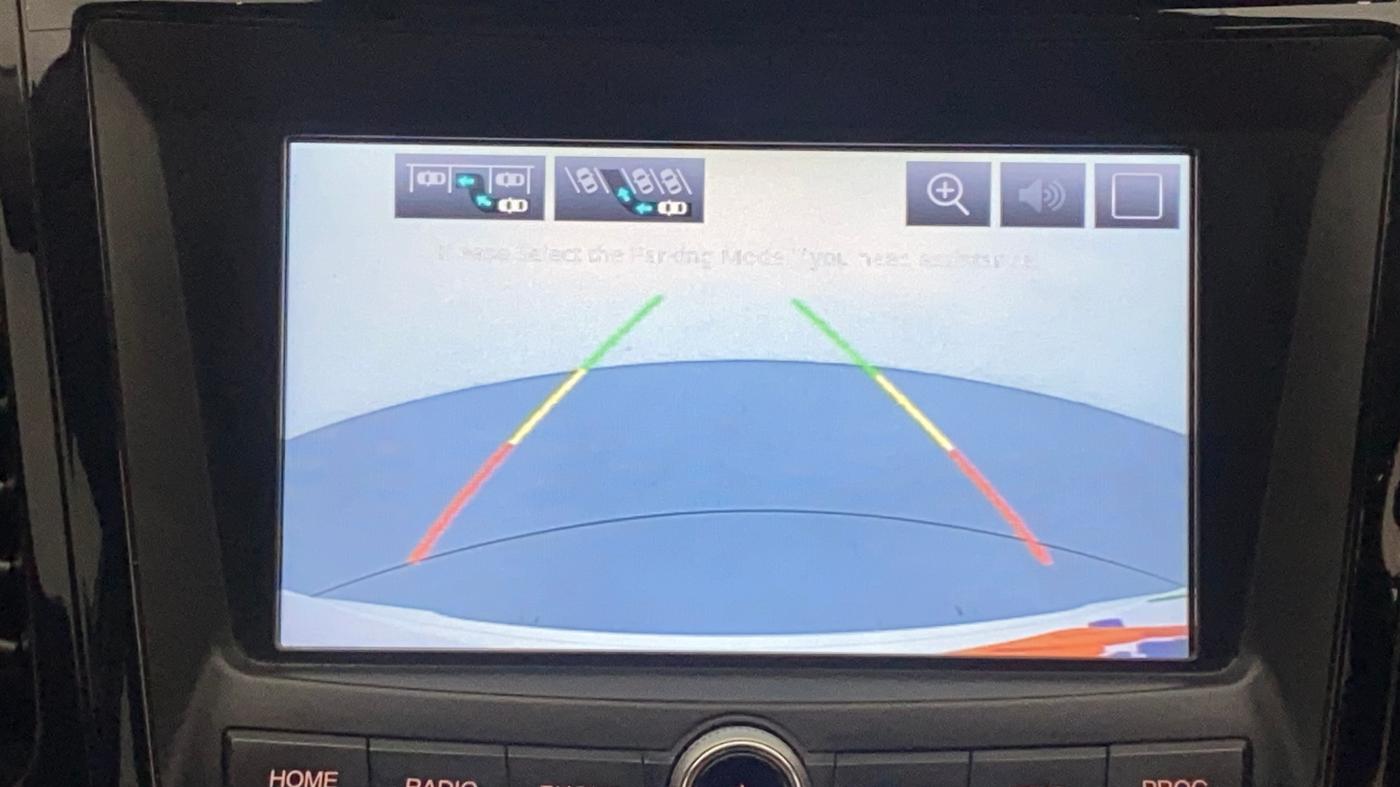 2022 Mahindra XUV300 W8 (O) 1.2 PETROL AMT, Petrol, Automatic, 31,369 km, Parking Camera