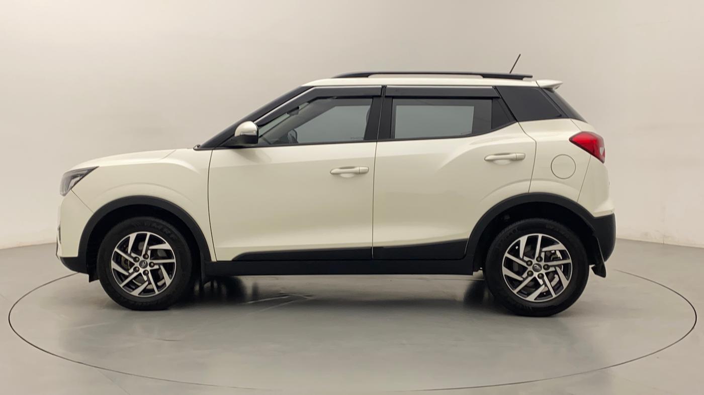 2022 Mahindra XUV300 W8 (O) 1.2 PETROL AMT, Petrol, Automatic, 31,369 km, Left Side