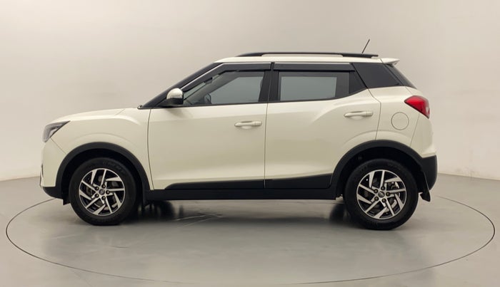 2022 Mahindra XUV300 W8 (O) 1.2 PETROL AMT, Petrol, Automatic, 31,369 km, Left Side