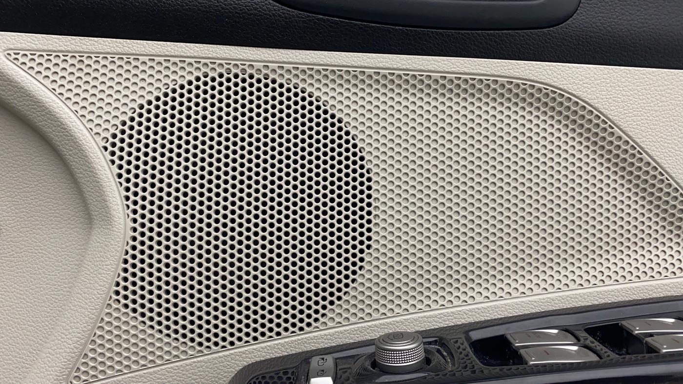 2022 Mahindra XUV300 W8 (O) 1.2 PETROL AMT, Petrol, Automatic, 31,369 km, Speaker