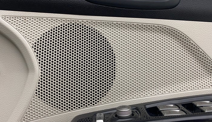 2022 Mahindra XUV300 W8 (O) 1.2 PETROL AMT, Petrol, Automatic, 31,369 km, Speaker