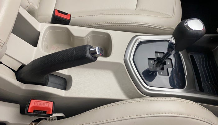 2022 Mahindra XUV300 W8 (O) 1.2 PETROL AMT, Petrol, Automatic, 31,369 km, Gear Lever