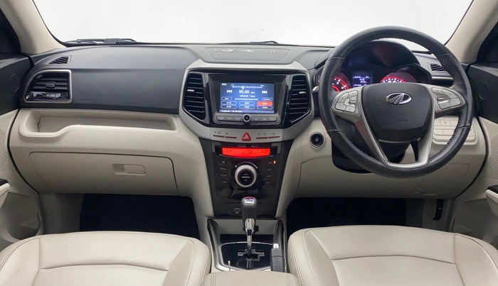 2022 Mahindra XUV300 W8 (O) 1.2 PETROL AMT, Petrol, Automatic, 31,369 km, Dashboard