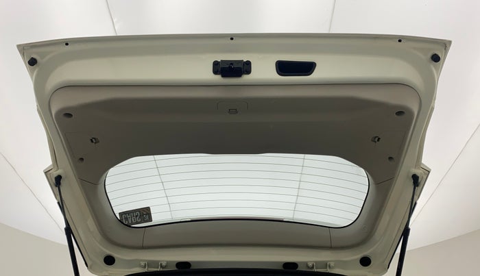 2022 Mahindra XUV300 W8 (O) 1.2 PETROL AMT, Petrol, Automatic, 31,369 km, Boot Door Open