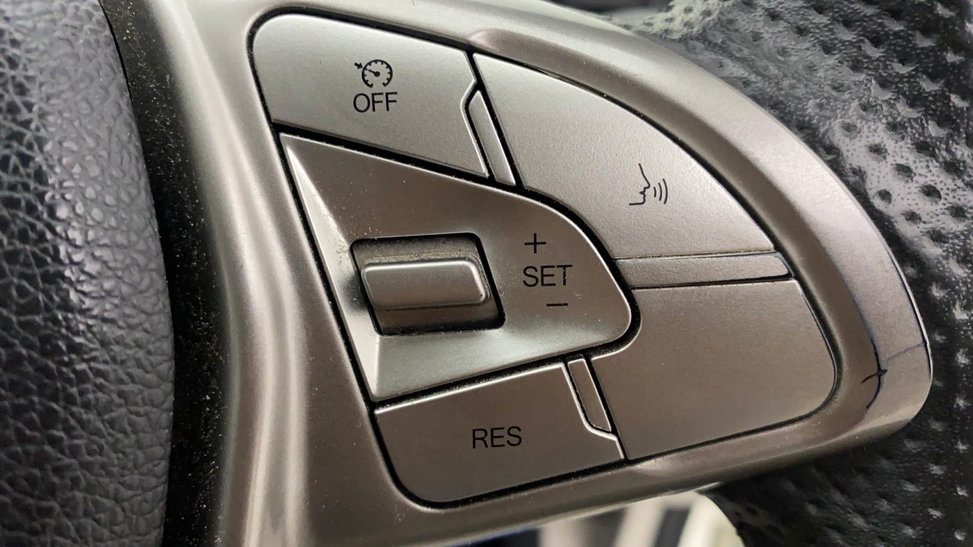 2022 Mahindra XUV300 W8 (O) 1.2 PETROL AMT, Petrol, Automatic, 31,369 km, Adaptive Cruise Control