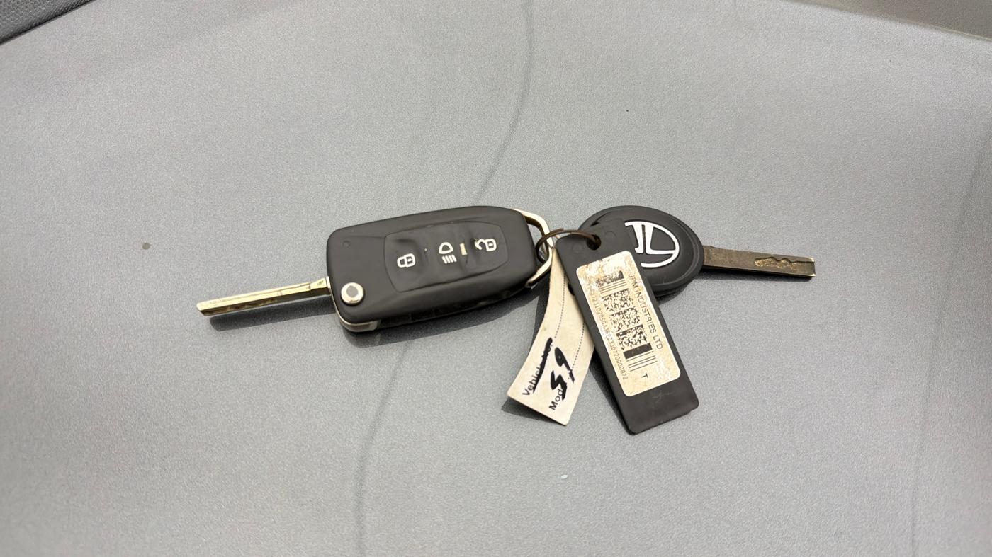 2020 Tata ALTROZ XE PETROL, Petrol, Manual, 51,027 km, Key Close Up