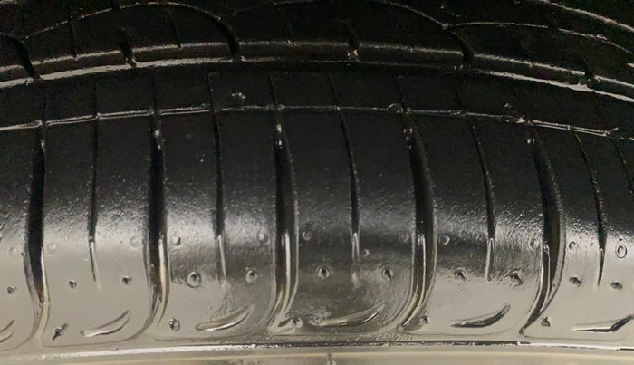 2020 Hyundai Tucson GLS 2WD AT PETROL, Petrol, Automatic, 28,663 km, Left Front Tyre Tread