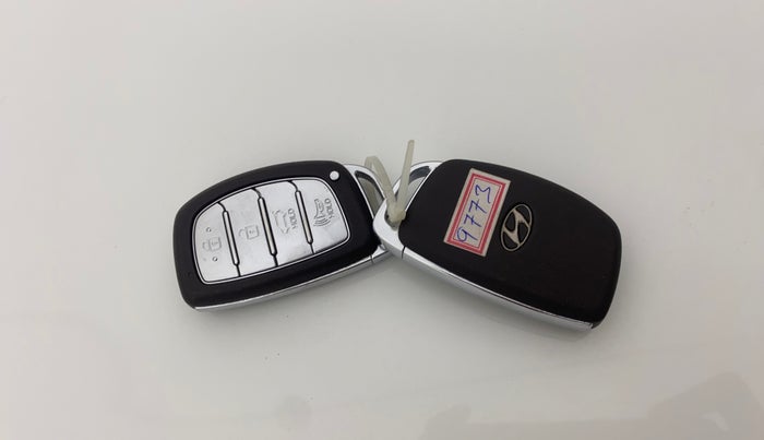 2020 Hyundai Tucson GLS 2WD AT PETROL, Petrol, Automatic, 28,663 km, Key Close Up