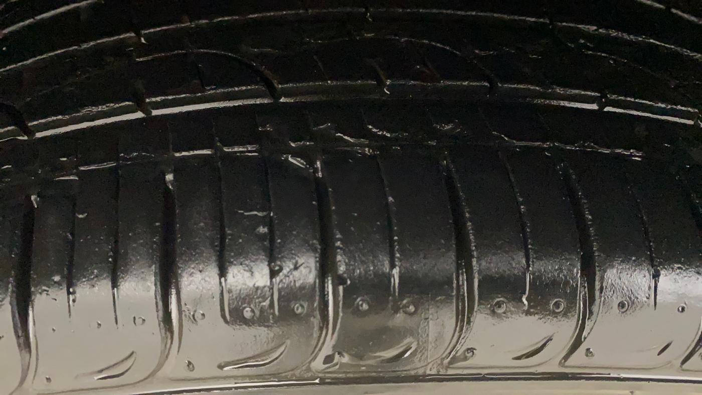 2020 Hyundai Tucson GLS 2WD AT PETROL, Petrol, Automatic, 28,663 km, Right Rear Tyre Tread