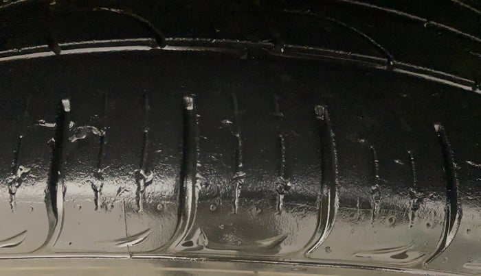 2020 Hyundai Tucson GLS 2WD AT PETROL, Petrol, Automatic, 28,663 km, Right Front Tyre Tread