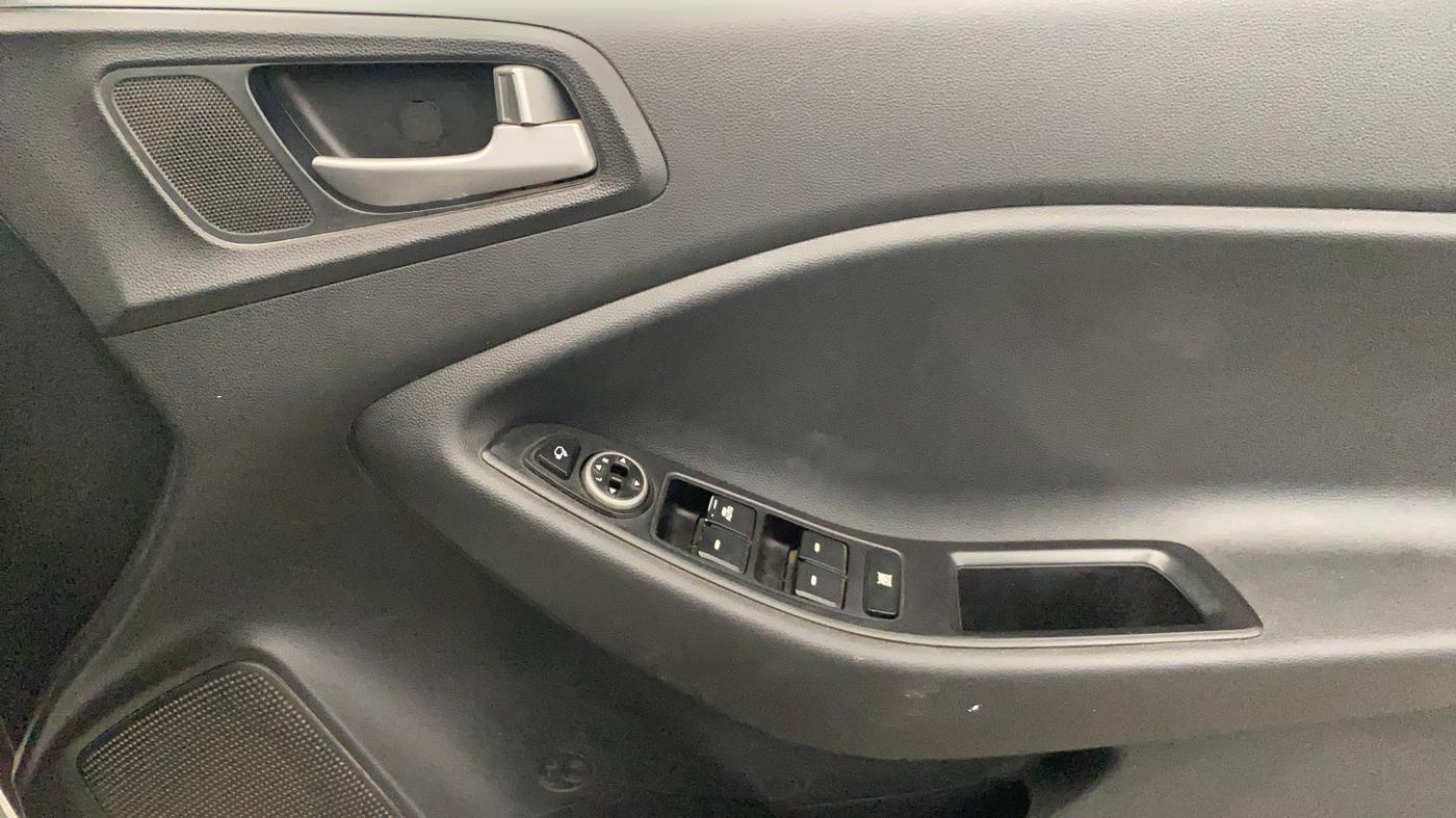 2019 Hyundai i20 Active 1.2 S, Petrol, Manual, 1,35,213 km, Driver Side Door Panels Control