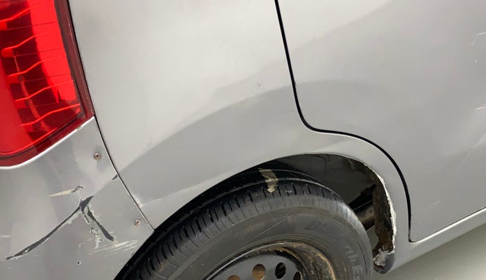 2017 Maruti Wagon R 1.0 VXI, Petrol, Manual, 42,002 km, Right quarter panel - Slightly dented