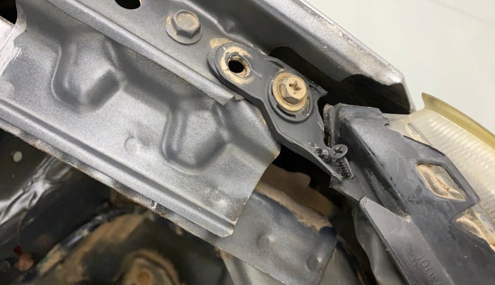 2017 Maruti Wagon R 1.0 VXI, Petrol, Manual, 42,002 km, Left headlight - Clamp has minor damage