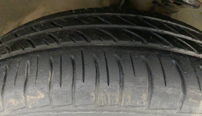 2017 Maruti Wagon R 1.0 VXI, Petrol, Manual, 42,002 km, Right Front Tyre Tread