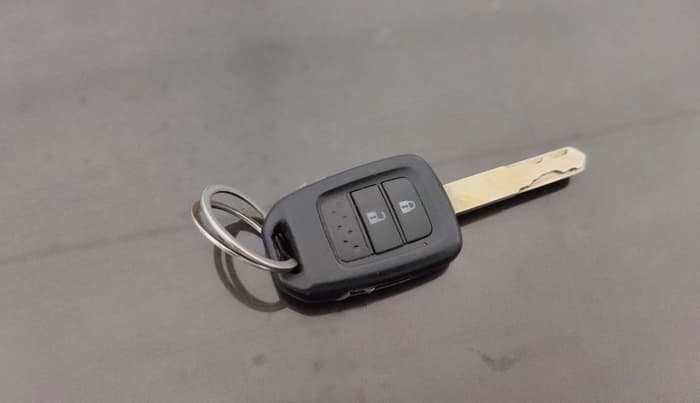 2019 Honda WR-V 1.2L I-VTEC VX MT, CNG, Manual, 44,915 km, Key Close Up