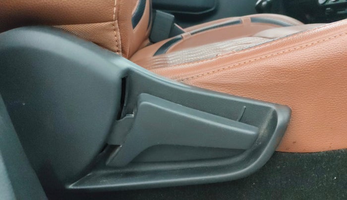 2019 Maruti S PRESSO VXI+, Petrol, Manual, 72,461 km, Driver Side Adjustment Panel