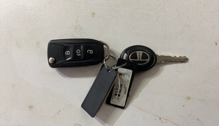 2017 Tata Tiago XTA PETROL, Petrol, Automatic, 36,388 km, Key Close Up