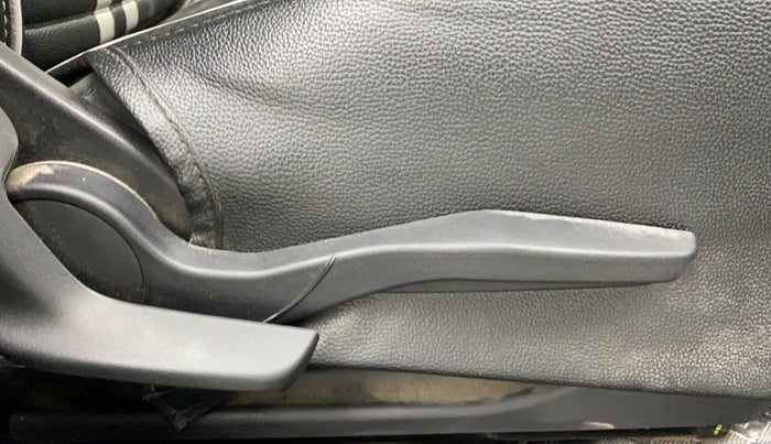 2019 Maruti Swift ZDI AMT, Diesel, Automatic, 48,455 km, Driver Side Adjustment Panel