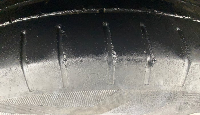 2019 Maruti Swift ZDI AMT, Diesel, Automatic, 48,455 km, Right Front Tyre Tread