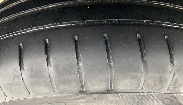 2019 Maruti Swift ZDI AMT, Diesel, Automatic, 48,455 km, Right Rear Tyre Tread