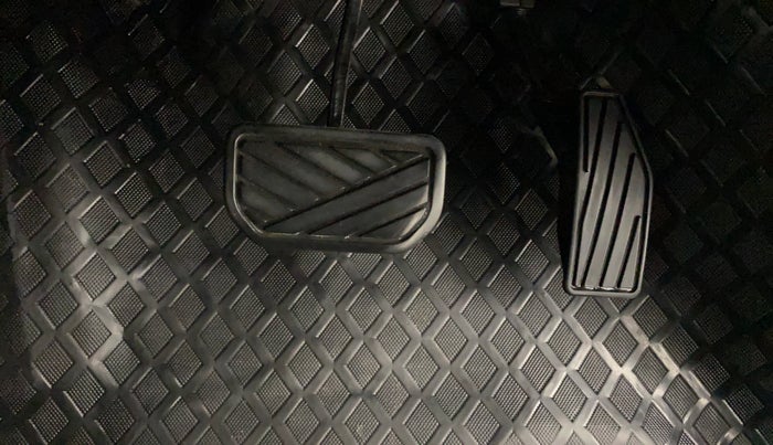 2019 Maruti Swift ZDI AMT, Diesel, Automatic, 48,455 km, Pedals