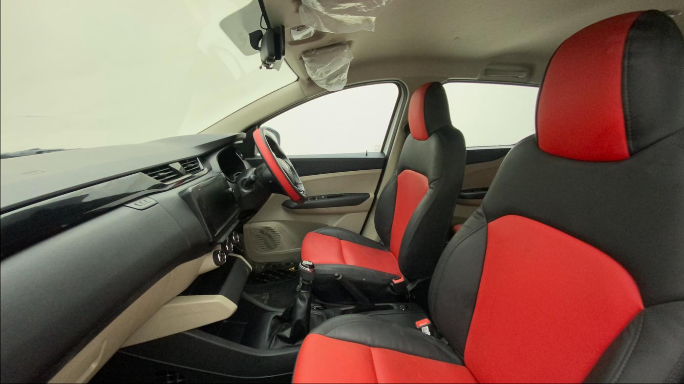 2022 Renault TRIBER RXT, Petrol, Manual, 7,134 km, Right Side Front Door Cabin