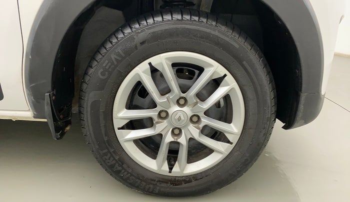 2022 Renault TRIBER RXT, Petrol, Manual, 7,134 km, Right Front Wheel