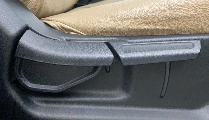 2021 Hyundai VENUE SX 1.0 TURBO, Petrol, Manual, 20,372 km, Driver Side Adjustment Panel