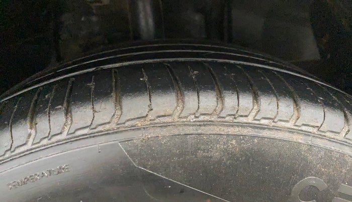 2022 Tata NEXON XZ PLUS (PREMIUM) KAZIRANGA PETROL, Petrol, Manual, 60,449 km, Right Front Tyre Tread