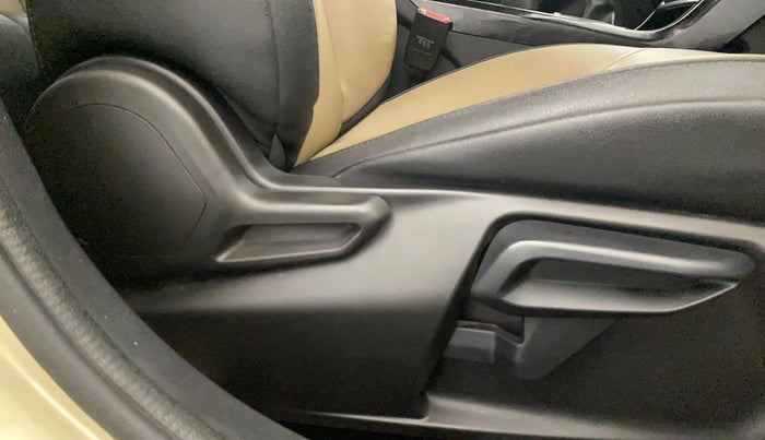 2022 Tata NEXON XZ PLUS (PREMIUM) KAZIRANGA PETROL, Petrol, Manual, 60,449 km, Driver Side Adjustment Panel