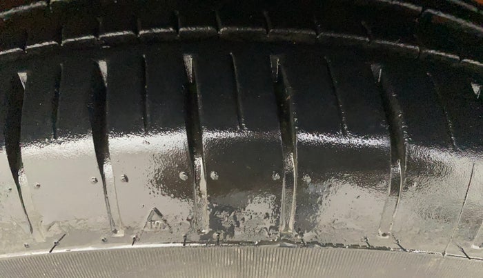 2018 Maruti Swift ZXI AMT, Petrol, Automatic, 5,251 km, Right Front Tyre Tread