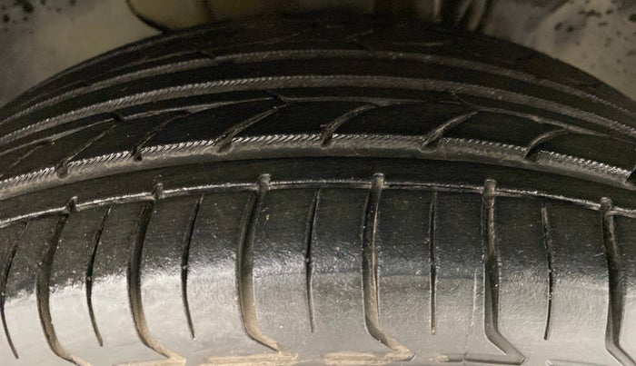 2017 Tata Tiago XZA 1.2 REVOTRON, Petrol, Automatic, 50,738 km, Right Front Tyre Tread