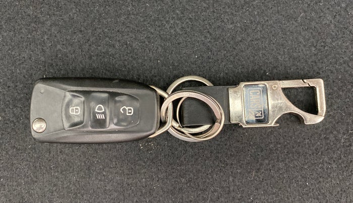 2017 Tata Tiago XZA 1.2 REVOTRON, Petrol, Automatic, 50,738 km, Key Close Up
