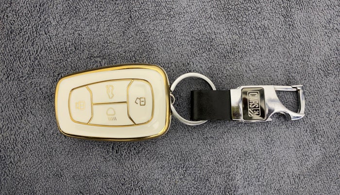 2022 Tata Harrier XZA PLUS JET 2.0L, Diesel, Automatic, 40,293 km, Key Close Up