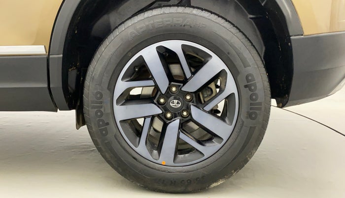 2022 Tata Harrier XZA PLUS JET 2.0L, Diesel, Automatic, 40,293 km, Left Rear Wheel