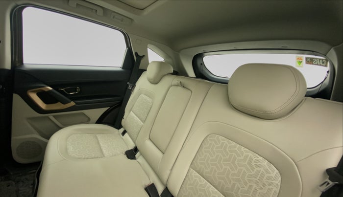 2022 Tata Harrier XZA PLUS JET 2.0L, Diesel, Automatic, 40,293 km, Right Side Rear Door Cabin