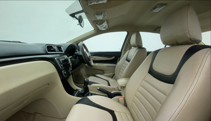 2017 Maruti Ciaz DELTA 1.4 MT PETROL, Petrol, Manual, 58,349 km, Right Side Front Door Cabin